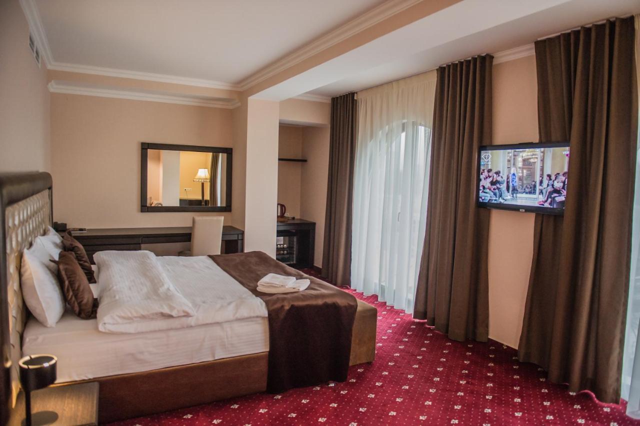 Bernardazzi Grand Hotel Chisinau Luaran gambar