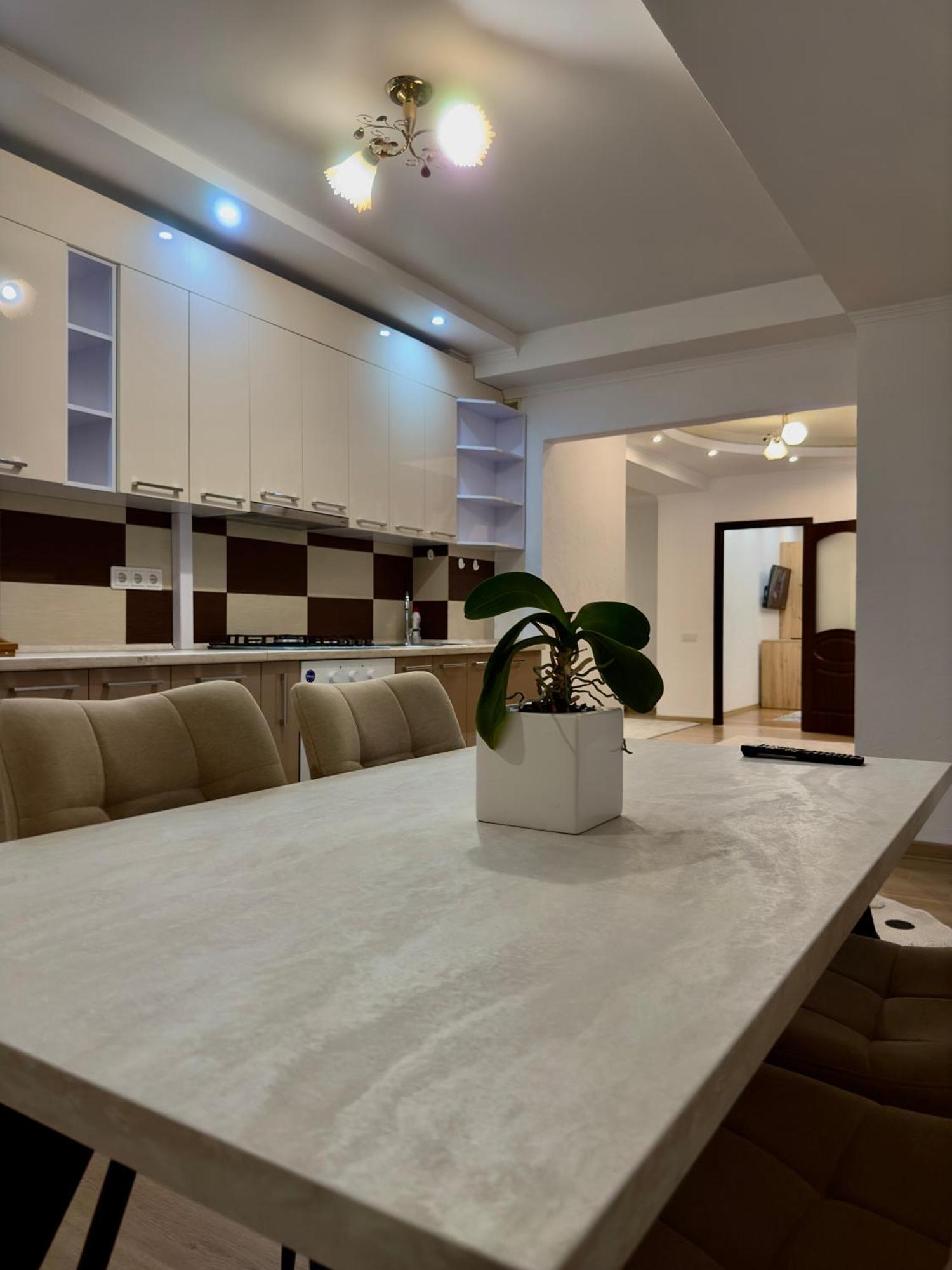 Bernardazzi Grand Hotel Chisinau Luaran gambar